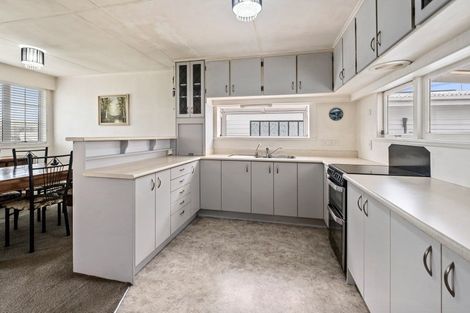 Photo of property in 220 Mangorei Road, Merrilands, New Plymouth, 4312