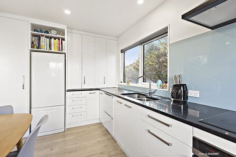 Photo of property in 6 Rua Street, Lyall Bay, Wellington, 6022