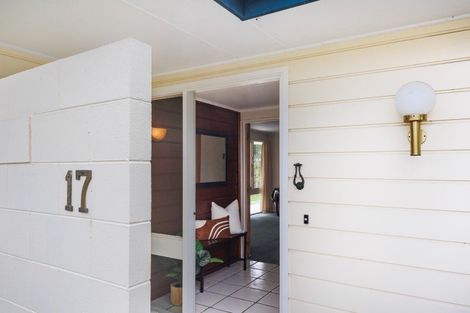 Photo of property in 17 Chilton Grove, Hokowhitu, Palmerston North, 4410
