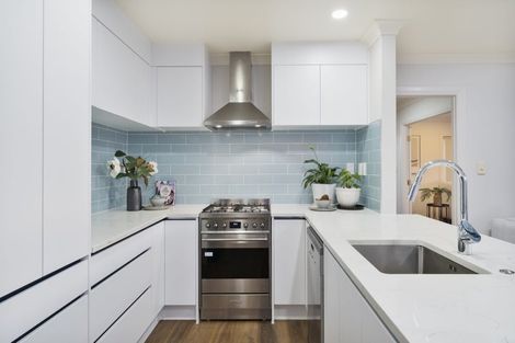 Photo of property in 51 Semillon Avenue, Henderson, Auckland, 0612