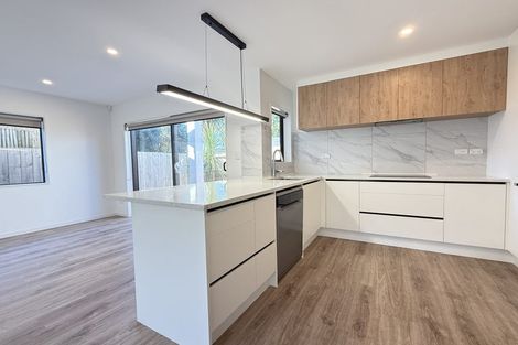 Photo of property in 30d Durham Street, Te Atatu Peninsula, Auckland, 0610