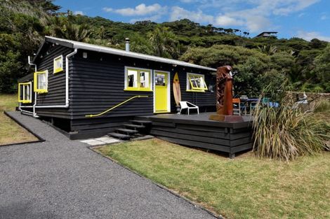 Photo of property in 29 Glenesk Road, Piha, New Lynn, 0772