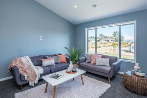 Photo of property in 1 Lamont Place, Waikanae, 5036
