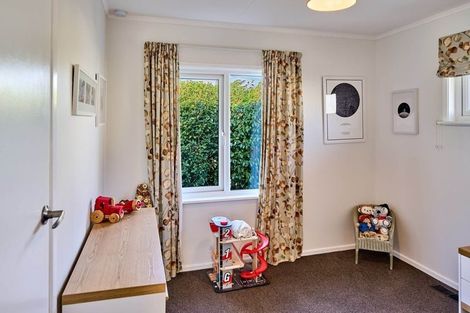 Photo of property in 1 East Grove, Alicetown, Lower Hutt, 5010