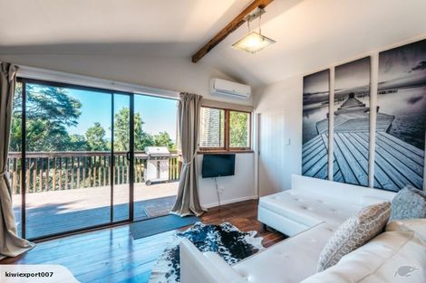 Photo of property in 112 Fairview Avenue, Fairview Heights, Auckland, 0632