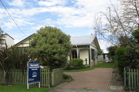 Photo of property in 4 Cavell Place, Gonville, Whanganui, 4501