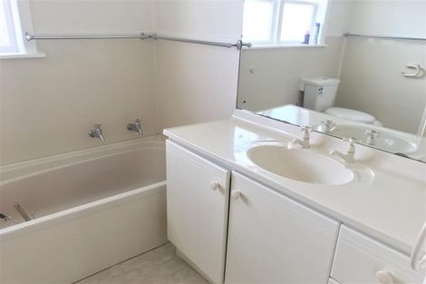 Photo of property in 1/78 College Road, Northcote, Auckland, 0627