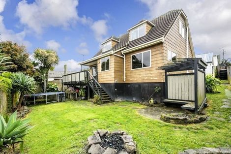 Photo of property in 2/66 Birkdale Road, Birkdale, Auckland, 0626