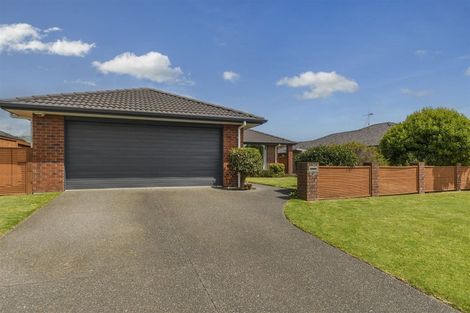 Photo of property in 70 Carrington Drive, Papamoa Beach, Papamoa, 3118