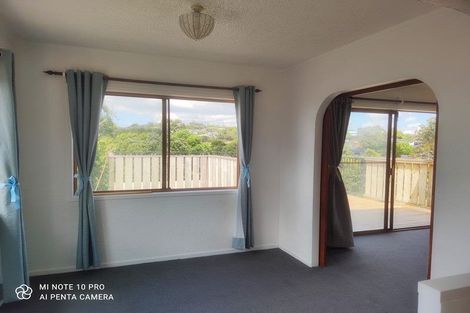 Photo of property in 81 Chivalry Road, Glenfield, Auckland, 0629