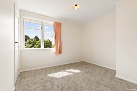 Photo of property in 2/41 Greenslade Crescent, Northcote, Auckland, 0627