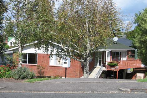 Photo of property in 138 Cliff View Drive, Green Bay, Auckland, 0604