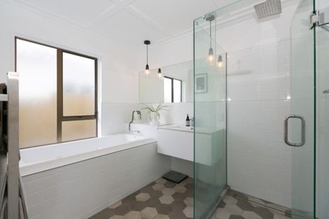 Photo of property in 63 Fitzroy Road, Fitzroy, New Plymouth, 4312