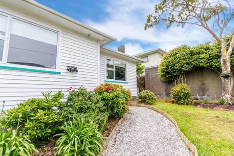 Photo of property in 71 Bell Street, Tawa, Wellington, 5028