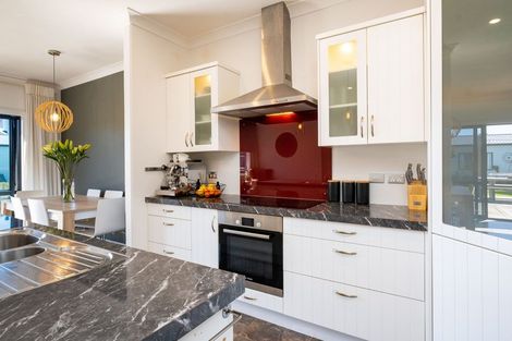 Photo of property in Heynes Place, 29 Heynes Place, Clive, 4102