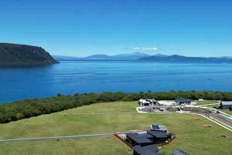 Photo of property in 8 Broadleaf Way, Kinloch, Taupo, 3377