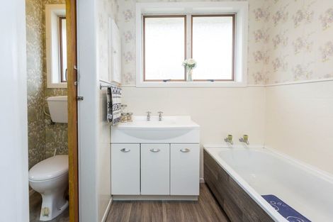 Photo of property in 9 Montana Road, Totara Park, Upper Hutt, 5018