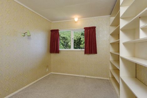 Photo of property in 42 Versailles Street, Karori, Wellington, 6012
