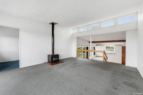 Photo of property in 15 Target Road, Totara Vale, Auckland, 0629