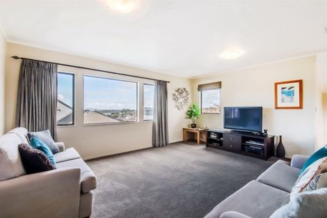 Photo of property in 21 Deanna Drive, West Harbour, Auckland, 0618