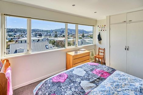 Photo of property in Westgate Flats, 9/36 Queen Street, Mount Victoria, Wellington, 6011