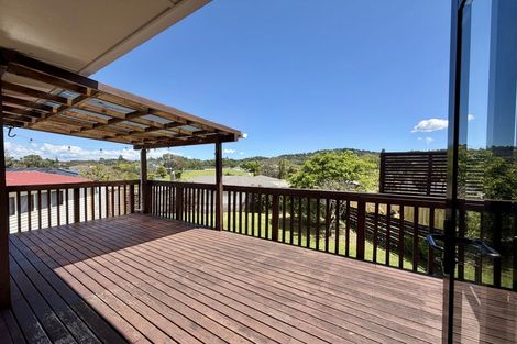 Photo of property in 55 La Rosa Street, Green Bay, Auckland, 0604