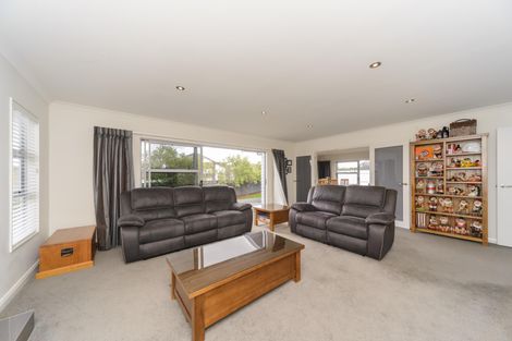 Photo of property in 20 Rosalie Terrace, Kelvin Grove, Palmerston North, 4414