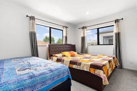 Photo of property in 11 Nagra Lane, Papakura, 2110