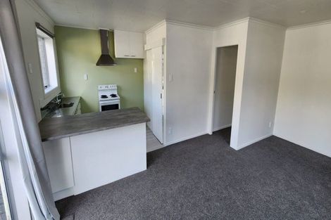 Photo of property in 82 Pioneer Road, Moturoa, New Plymouth, 4310