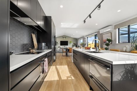 Photo of property in 11 Midsummer Avenue, Stratford, 4332