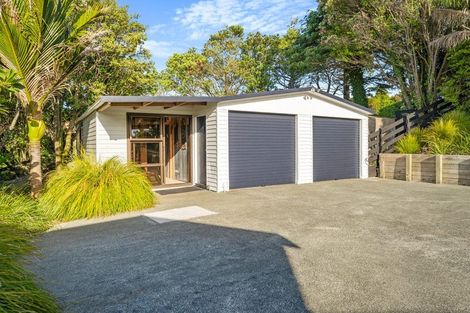 Photo of property in 84 Brick Bay Drive, Sandspit, Warkworth, 0982