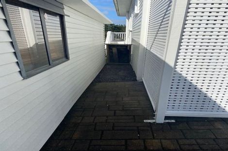 Photo of property in 1072 Great North Road, Point Chevalier, Auckland, 1022