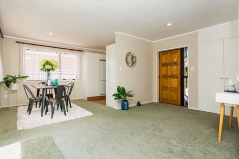 Photo of property in 2/40 Toroa Street, Torbay, Auckland, 0630