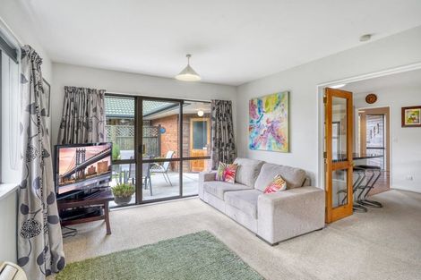 Photo of property in 2/47 Laing Crescent, Heathcote Valley, Christchurch, 8022