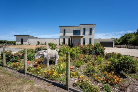 Photo of property in 27 Raukawa Road, Peka Peka, Waikanae, 5391
