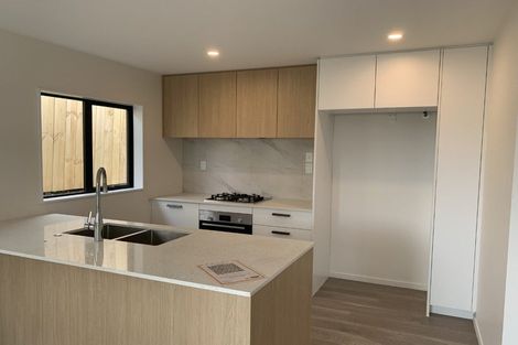 Photo of property in 17c Massine Place, Randwick Park, Auckland, 2105