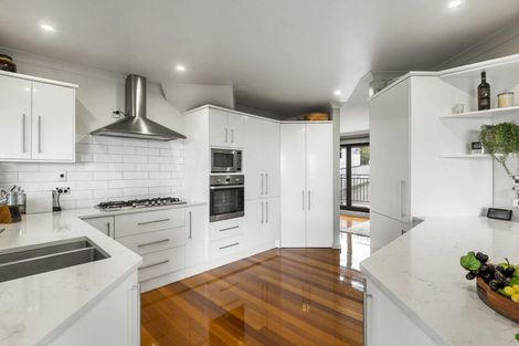 Photo of property in 32a Knights Road, Rothesay Bay, Auckland, 0630