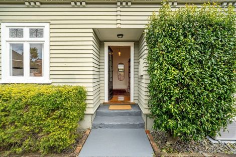 Photo of property in 1/10 Corrella Road, Belmont, Auckland, 0622