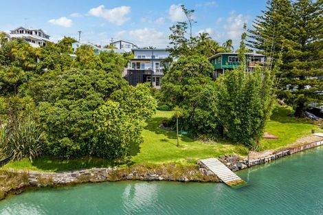 Photo of property in 70 Aramoana Avenue, Devonport, Auckland, 0624