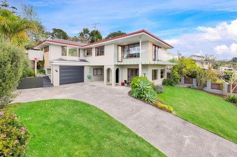 Photo of property in 11 Robin Lane, Browns Bay, Auckland, 0630
