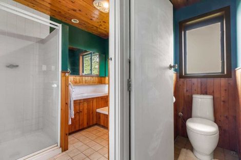 Photo of property in 116 Wood Bay Road, Titirangi, Auckland, 0604