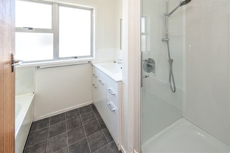 Photo of property in 112 Hinau Street, Castlecliff, Whanganui, 4501