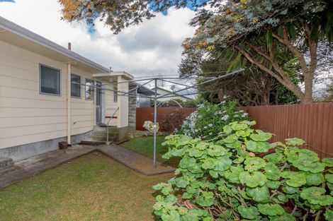 Photo of property in 2 Puriri Place, Levin, 5510