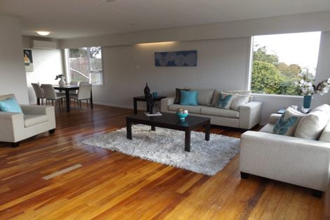 Photo of property in 6 Link Road, Newlands, Wellington, 6037