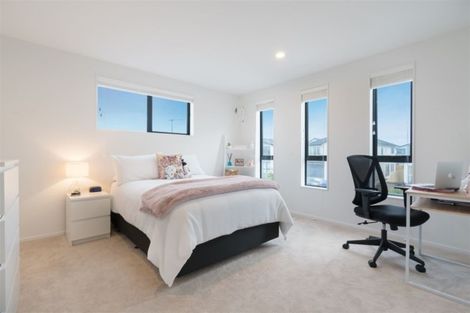 Photo of property in 21 Craigs Way, Hobsonville, Auckland, 0616