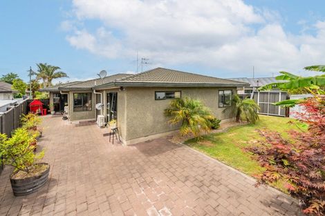 Photo of property in 18 Bucksburn Place, Greenmeadows, Napier, 4112