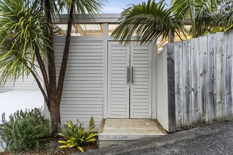 Photo of property in 1/690 Beach Road, Browns Bay, Auckland, 0630