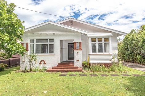 Photo of property in 10 Godwin Crescent, College Estate, Whanganui, 4500