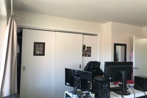 Photo of property in 35b Herald Street, Berhampore, Wellington, 6023