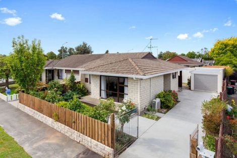 Photo of property in 2/52a Chipping Lane, Redwood, Christchurch, 8051